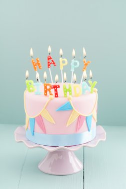 Mumlu doğum günü pastası