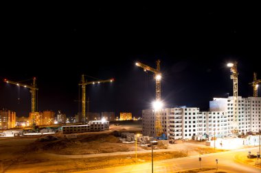 yapım aşamasında yüksek binalar