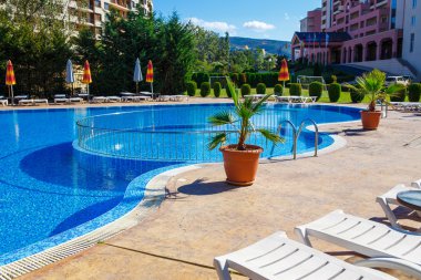 spa resort yüzme havuzunda.