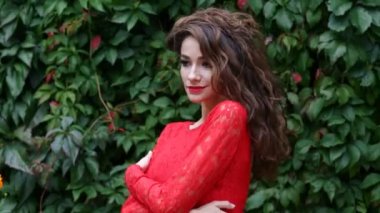 Genç Beyaz kahverengi saçlı kadın