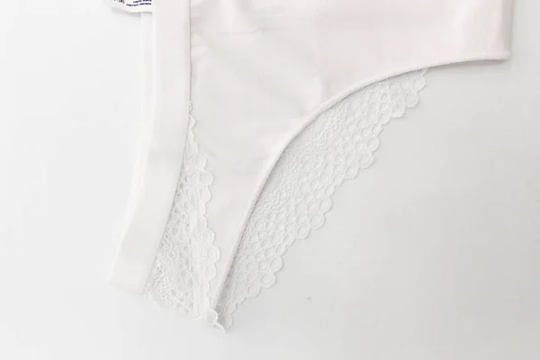 Beyaz Arkaplanda Beyaz Renkli Dantel Çamaşırı Yok — Stok fotoğraf
