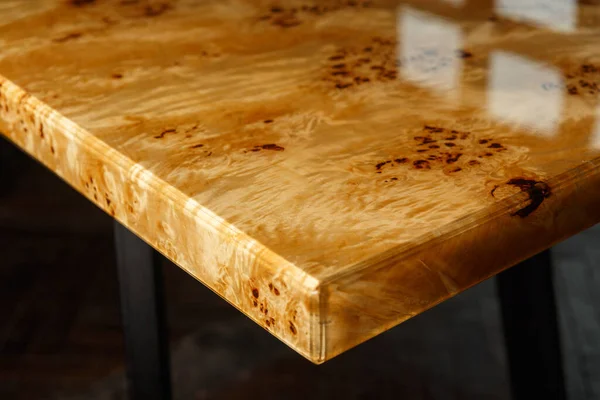 Mesa Sobremesa Madera Álamo Resina Epoxi Transparente Resina Está Barnizada — Foto de Stock