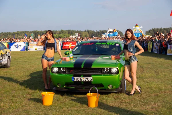 Grodno Belarus July 2016 Semi Naked Girls Erotically Wash Sports — Stock Photo, Image