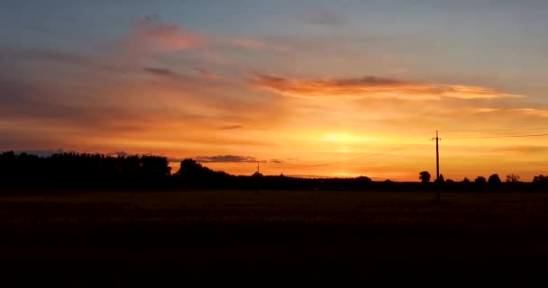 Zeitraffer Des Panoramischen Sonnenuntergangs Ländlichen Leben Tolle Landschaft Mit Telegraphenmasten — Stockvideo