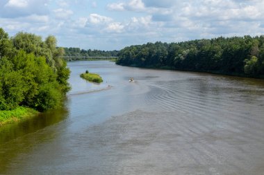 Kırsal bölgedeki Winding River 'a bakın. Mosty, Belarus 'taki Neman Nehri' nin Picteresk doğası