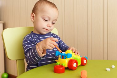 küçük çocuk onarım otomatik