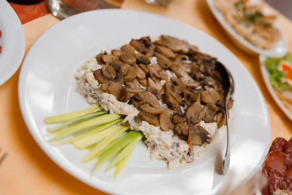 Ensalada con champiñones —  Fotos de Stock