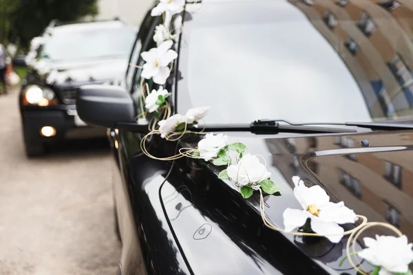 Das Auto im Hochzeitskortege — Stockfoto