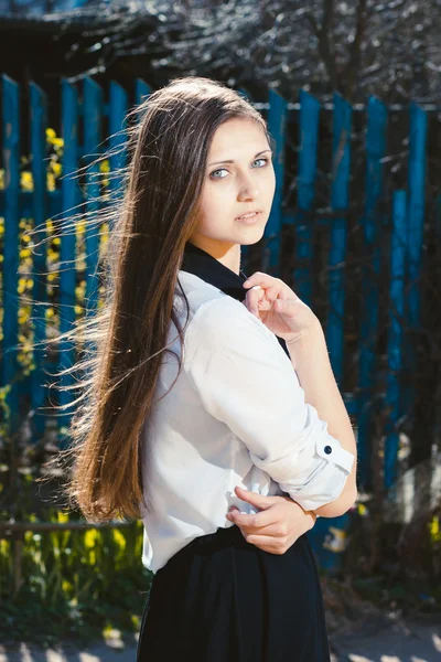 Hermosa chica en falda —  Fotos de Stock