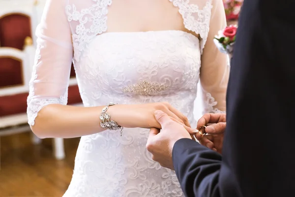 Manos con anillos — Foto de Stock