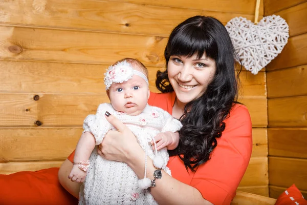 Beautiful and happy mom — Stock Photo, Image