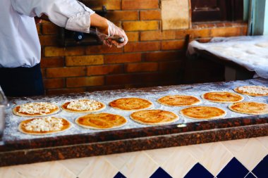 domates sosu pizza temel ekleme