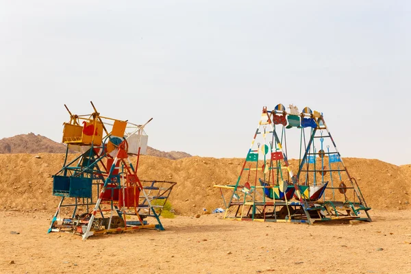 HURGHADA, EGIPTO - 18 DE MAYO DE 2015 Zona de juegos para niños en la aldea beduina —  Fotos de Stock