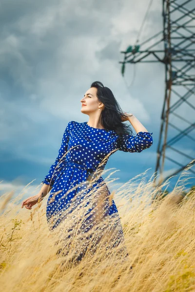 Retrato de arte de una hermosa morena — Foto de Stock