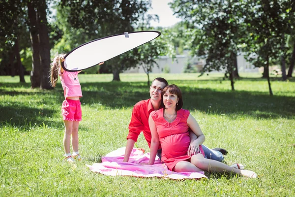 Familia feliz —  Fotos de Stock