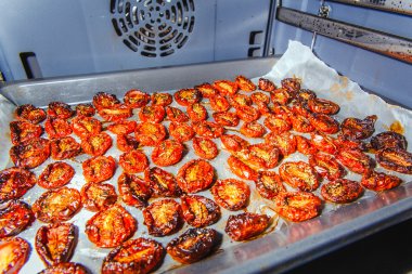 Cooking sun-dried tomatoes