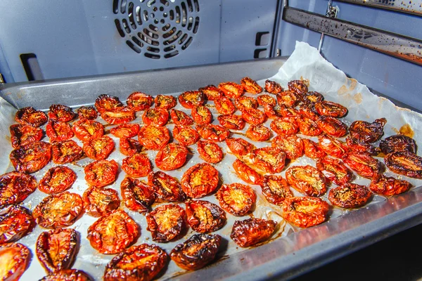 Cooking sun-dried tomatoes — Φωτογραφία Αρχείου