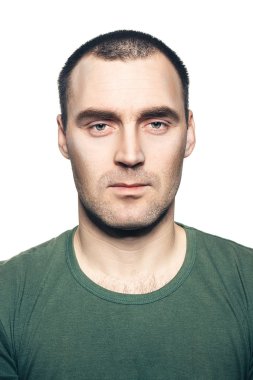 çekici bir genç adam portresi