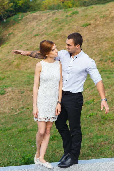 Happy couple playing — Stock Photo, Image