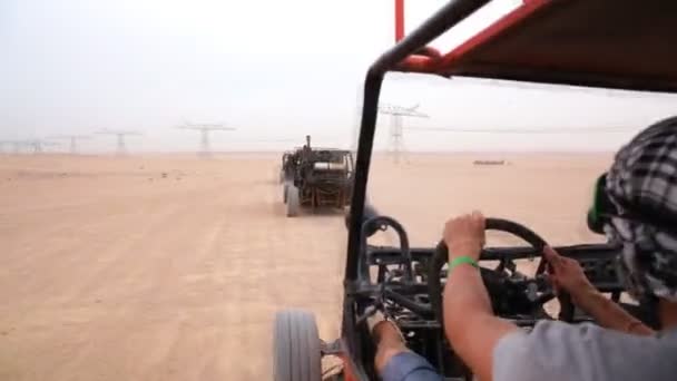 The guy drives buggy — Stock Video