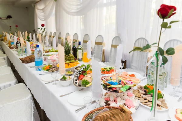 Servi pour une table de banquet — Photo