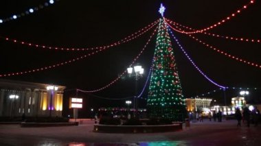 Ana Noel ağacı ve Sovyetler Meydanı Grodno'nda Festival aydınlatma