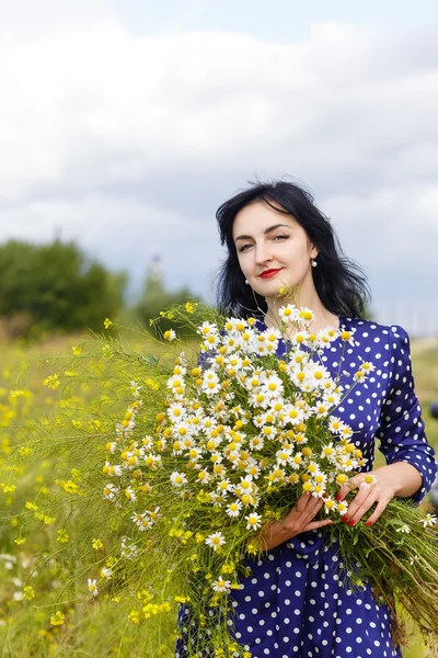 Portrét krásné brunetky — Stock fotografie