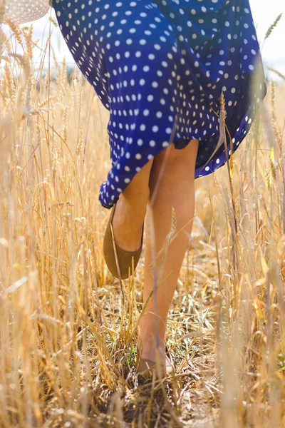 Legs of young beautiful brunette girl — Stock Photo, Image