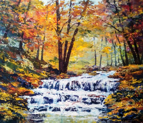 Şelaleli küçük bir nehri olan sonbahar ormanı manzarası