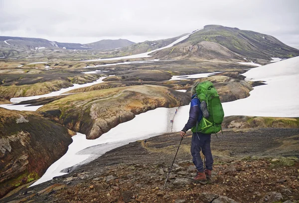 Isländische Landschaft - Blick auf den herrlichen Tal-Nationalpark landmannalaugar — Stockfoto