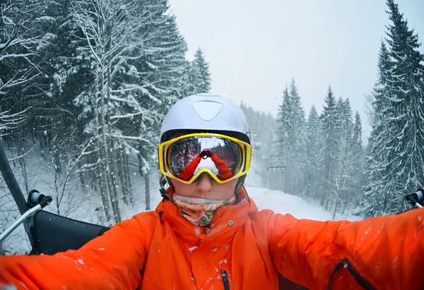 Portrét ženy v Karpatských horách, Bukovel — Stock fotografie