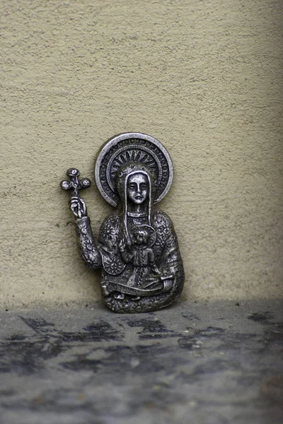 Ιερή Μεταλλική Εικόνα Λεπτομέρεια Της Παναγίας Παιδί Μικρό Αντικείμενο Προσευχής — Φωτογραφία Αρχείου