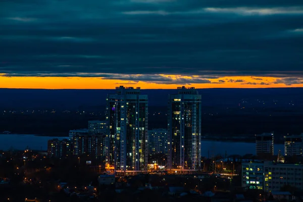 街の夕日スカイライン — ストック写真