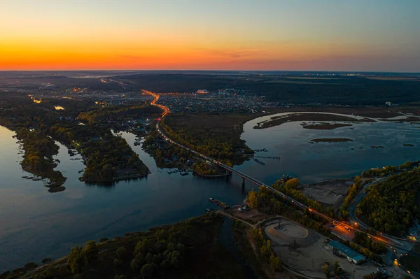 Міст на річці — стокове фото