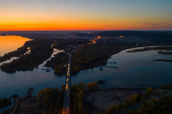 Brug op de rivier — Stockfoto