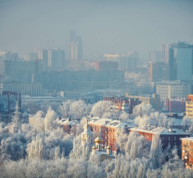 Şehir gün batımı silüeti