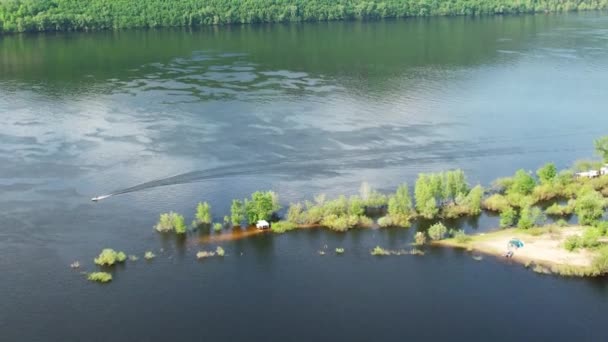 Überlauflandschaft im Frühling — Stockvideo