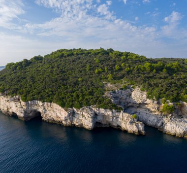 Kayalık kıyı havası