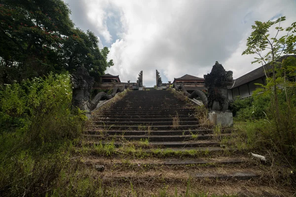 Verlaten hotel — Stockfoto