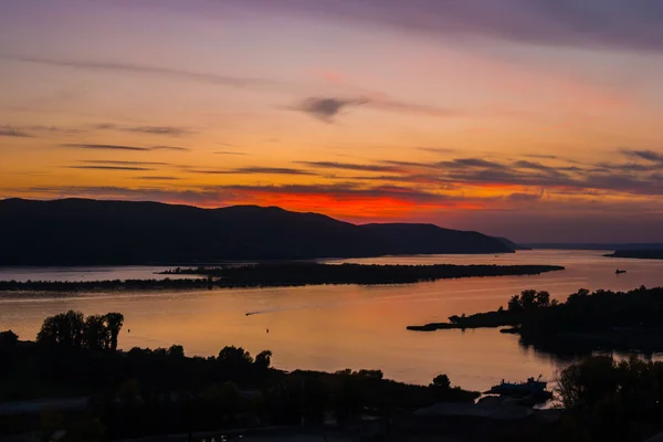 Río Volga al amanecer — Foto de Stock