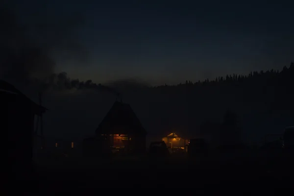 Ночная туристическая деревня — стоковое фото