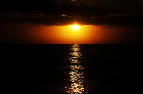 Gyönyörű naplemente a tengerparton, Floridában. Florida Keys. Nyaralás Stock Fotó