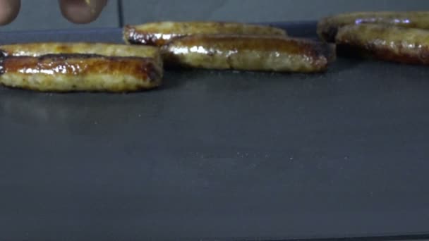 Cracking Egg Electric Grill Link Sausage — Wideo stockowe