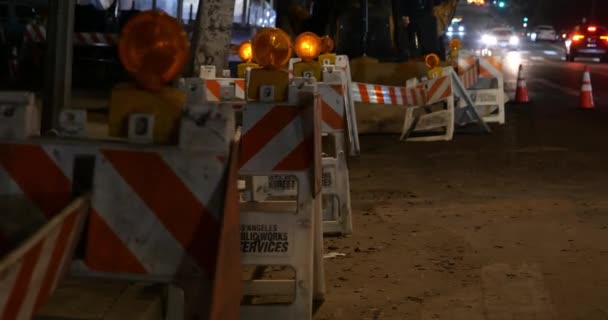 Luces Amarillas Parpadeando Señales Precaución Una Zona Construcción Carreteras Por — Vídeos de Stock