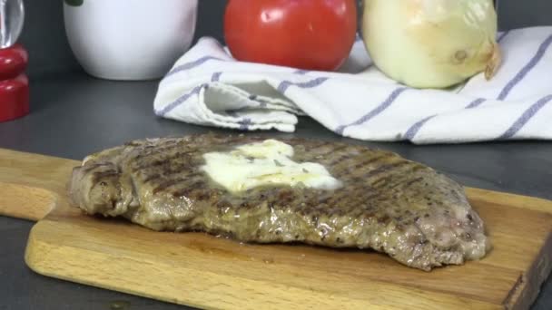 Pat Meilleure Fusion Sur Steak Grillé — Video