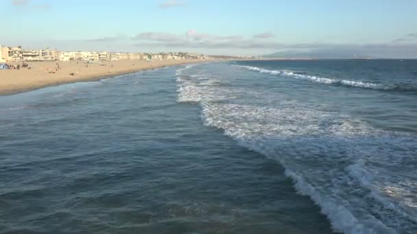 Overhead View Waves Crashing Shore Southern California Beautiful Summer Day — Stock Video