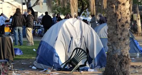 Los Angeles Usa November 2020 Furniture Scattered Tents Homeless People — Stock Video