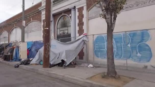 Los Angeles Usa Квітня 2021 Portable Restrooms Homeless Skid Row — стокове відео