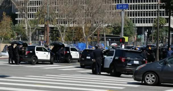 Los Angeles März 2021 Polizeiautos Umstellen Das Rathaus Von Los — Stockvideo