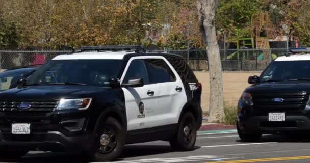 Los Angeles Eua Março 2021 Carros Polícia Alinham Ruas Prefeitura — Vídeo de Stock